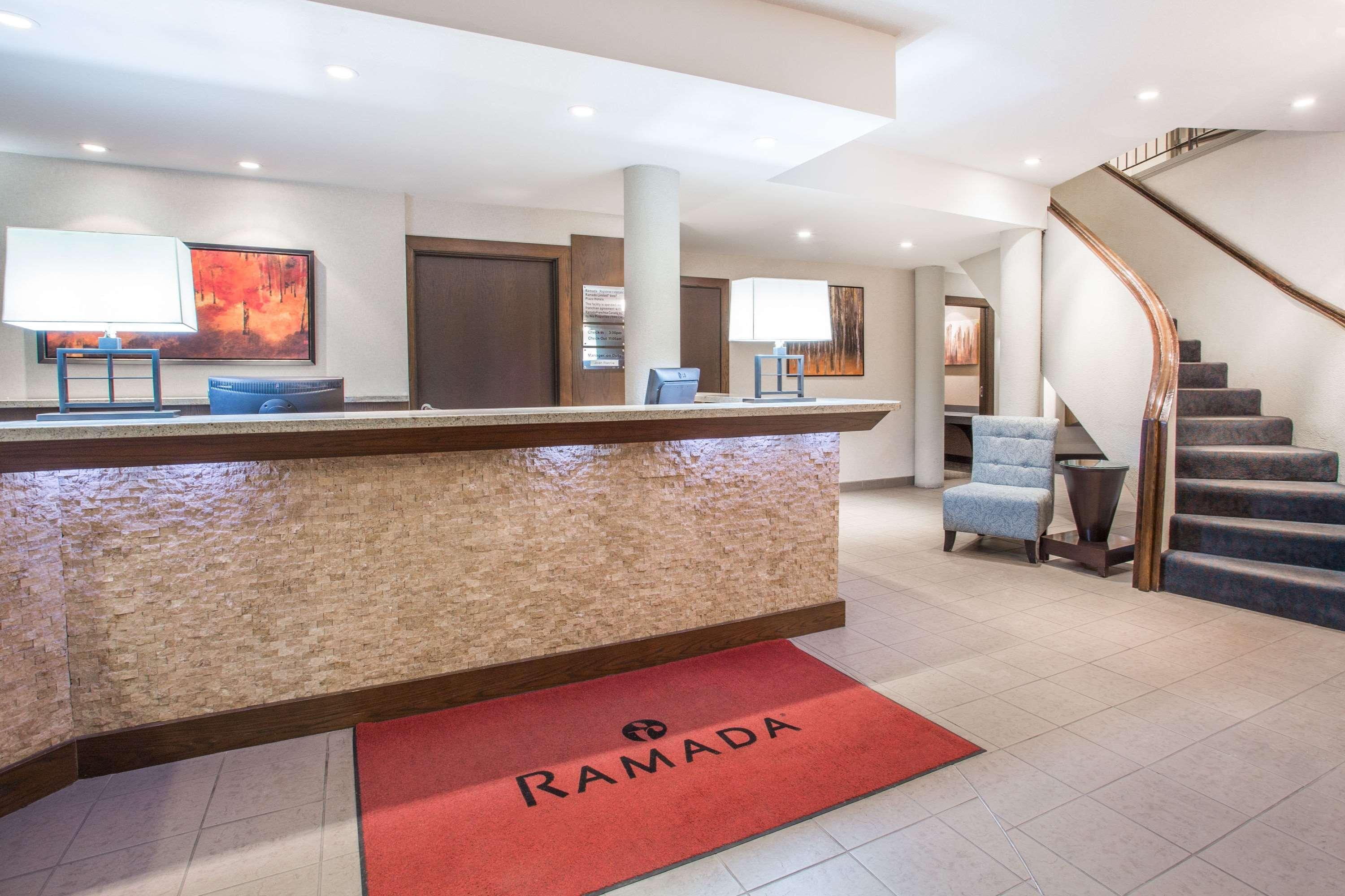 Hôtel Ramada By Wyndham Kamloops Extérieur photo